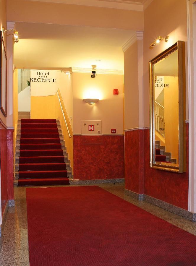 Corner Hotel U Divadla*** - Znojmo Dış mekan fotoğraf