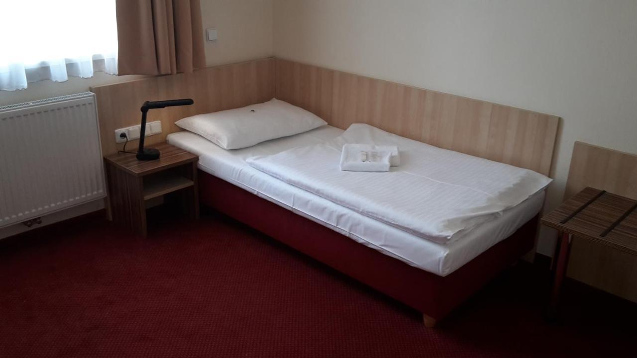 Corner Hotel U Divadla*** - Znojmo Dış mekan fotoğraf