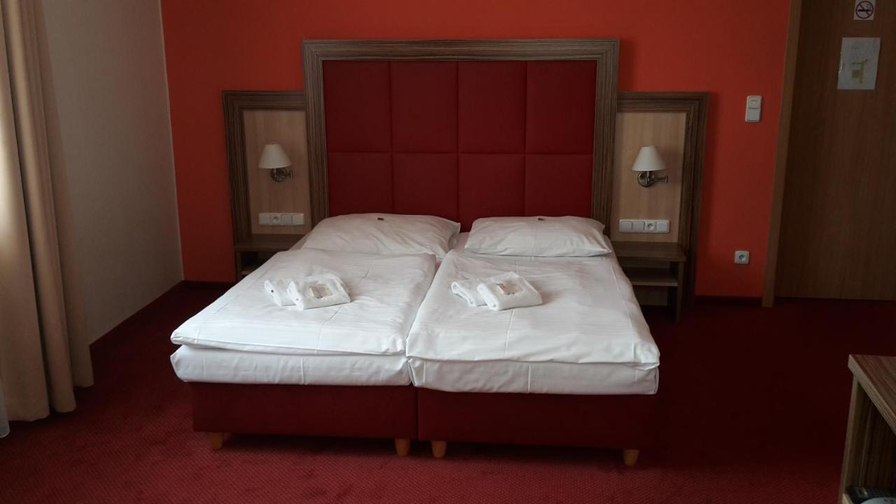 Corner Hotel U Divadla*** - Znojmo Dış mekan fotoğraf