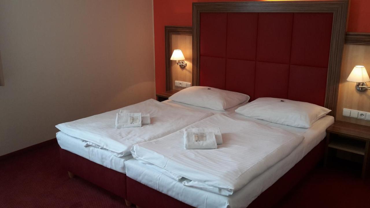 Corner Hotel U Divadla*** - Znojmo Dış mekan fotoğraf