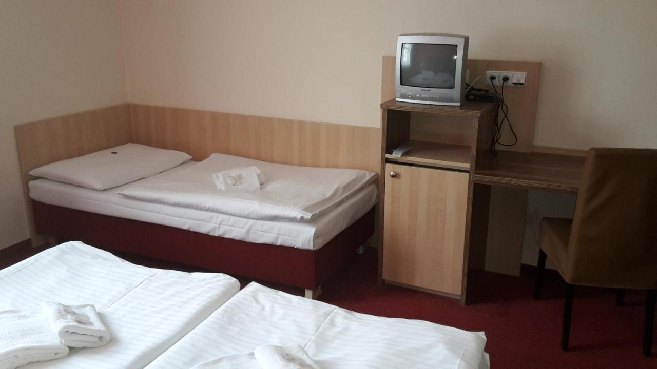 Corner Hotel U Divadla*** - Znojmo Dış mekan fotoğraf