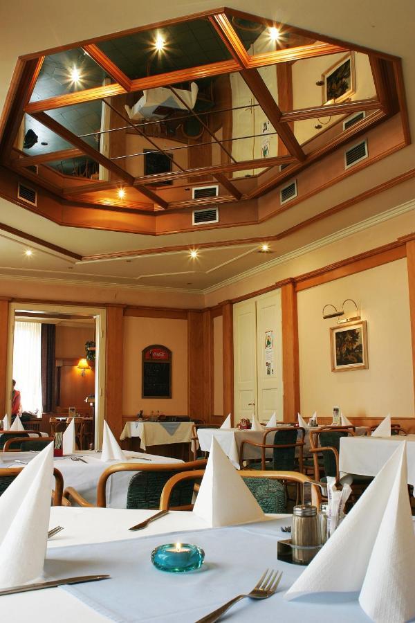Corner Hotel U Divadla*** - Znojmo Dış mekan fotoğraf