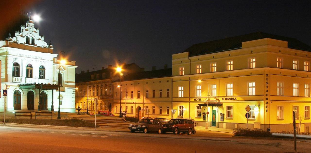 Corner Hotel U Divadla*** - Znojmo Dış mekan fotoğraf