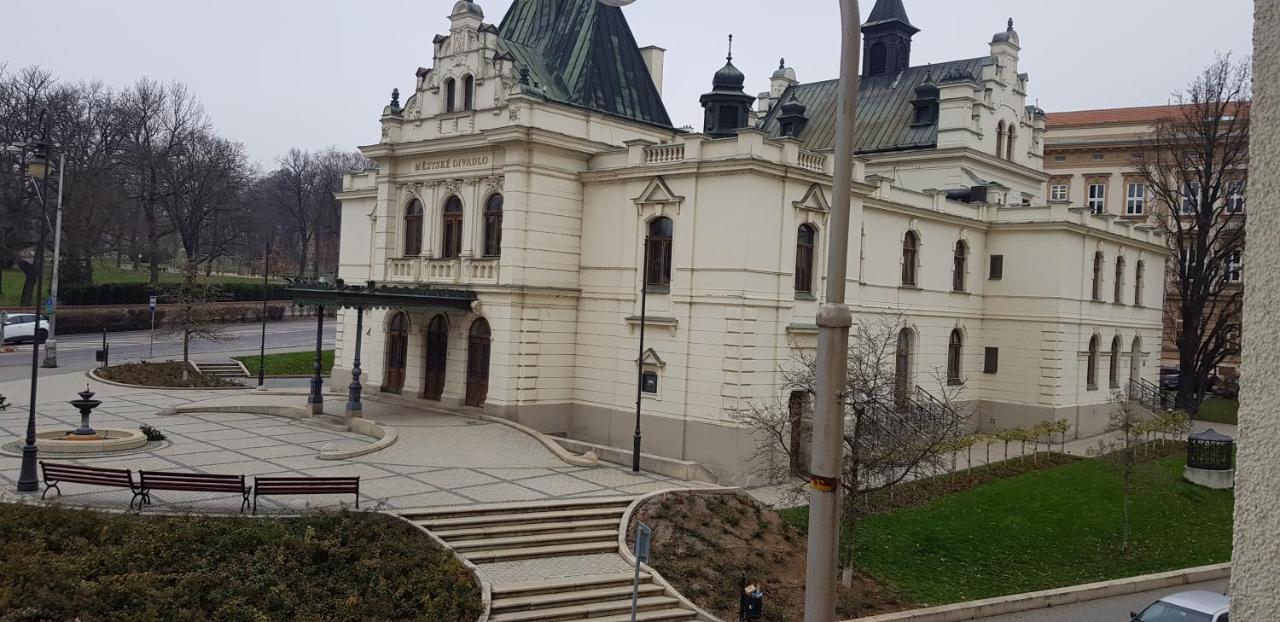 Corner Hotel U Divadla*** - Znojmo Dış mekan fotoğraf
