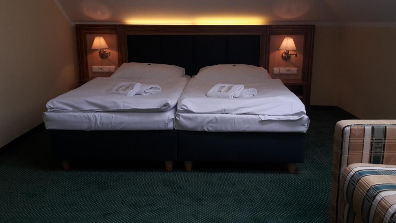 Corner Hotel U Divadla*** - Znojmo Dış mekan fotoğraf