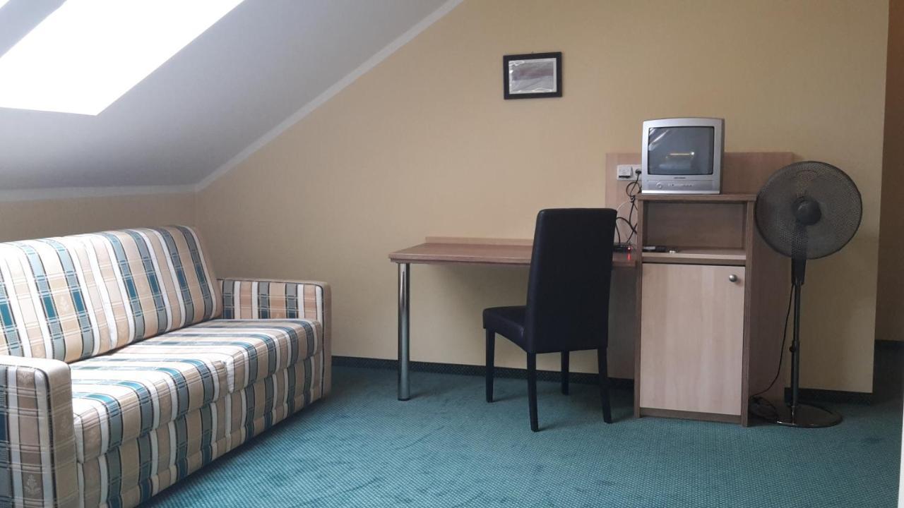 Corner Hotel U Divadla*** - Znojmo Dış mekan fotoğraf