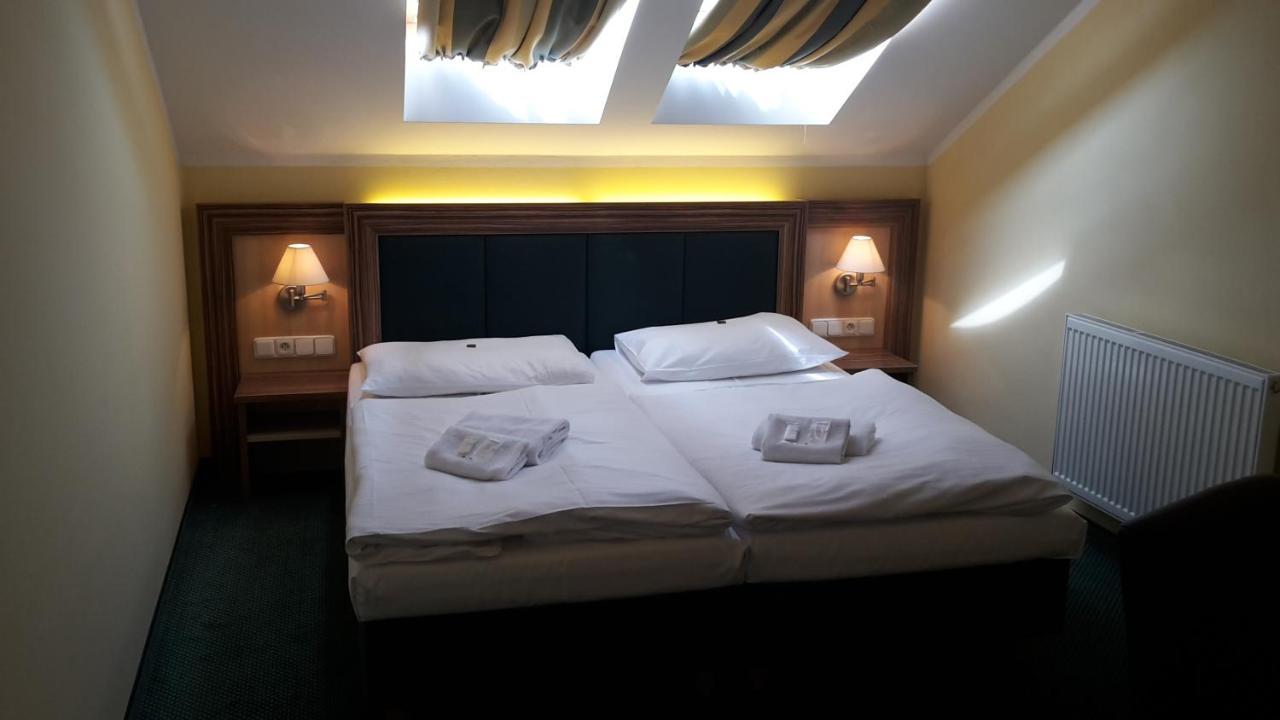 Corner Hotel U Divadla*** - Znojmo Dış mekan fotoğraf